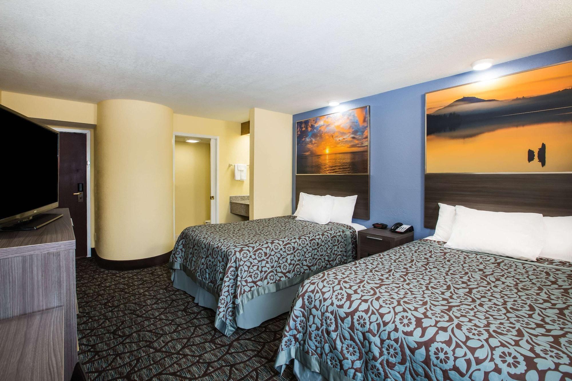 Days Inn By Wyndham Blue Springs Exterior photo